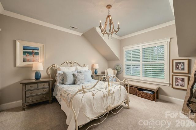 3135 E Ford Road, Charlotte, NC 28205
