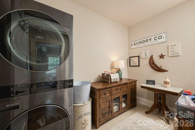 3135 E Ford Road, Charlotte, NC 28205