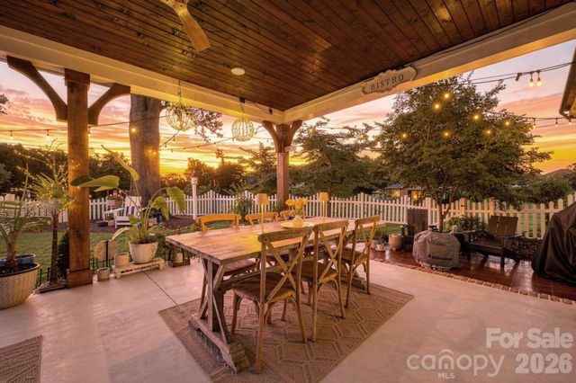 3135 E Ford Road, Charlotte, NC 28205