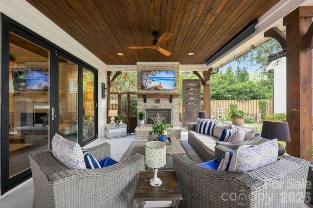 3135 E Ford Road, Charlotte, NC 28205