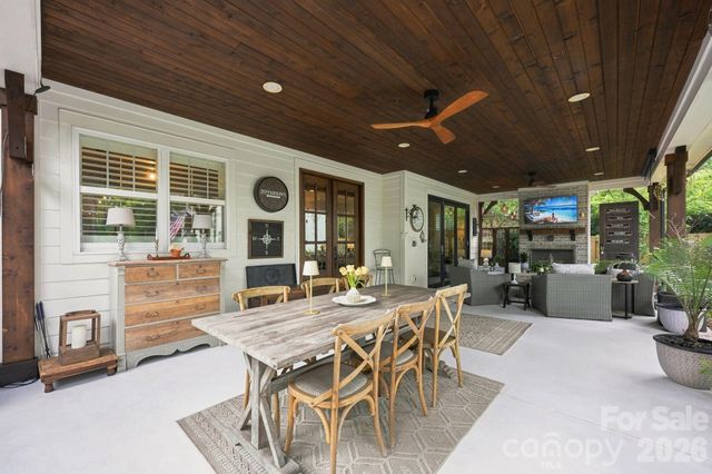 3135 E Ford Road, Charlotte, NC 28205