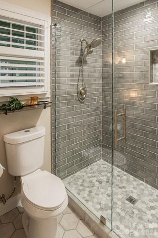 3135 E Ford Road, Charlotte, NC 28205