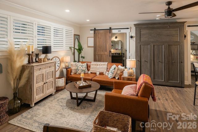 3135 E Ford Road, Charlotte, NC 28205