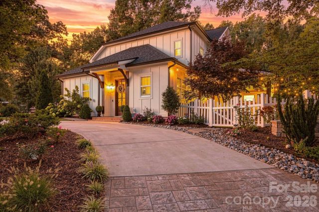 3135 E Ford Road, Charlotte, NC 28205