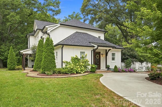 3135 E Ford Road, Charlotte, NC 28205
