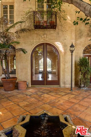 109 N Sycamore Avenue 102, Los Angeles, CA 90036
