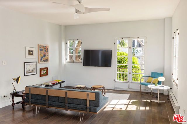 109 N Sycamore Avenue 102, Los Angeles, CA 90036