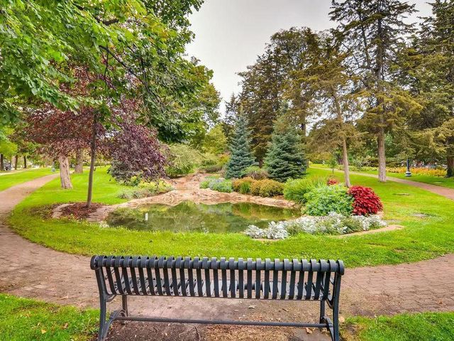 821 Douglas Avenue 104, Minneapolis, MN 55403