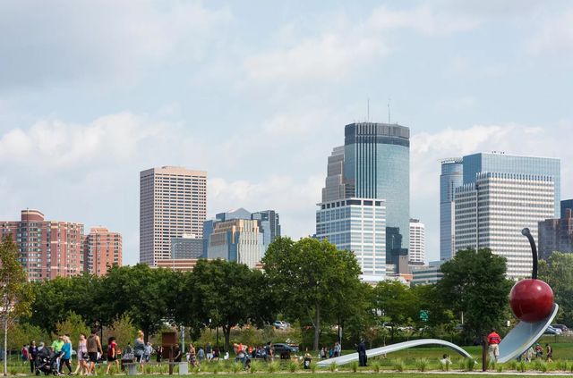 821 Douglas Avenue 104, Minneapolis, MN 55403