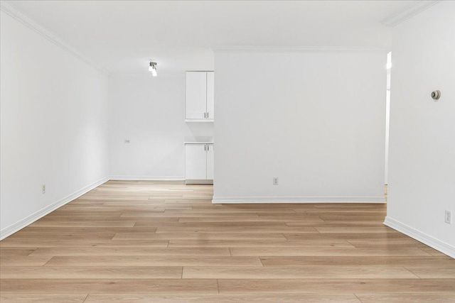 821 Douglas Avenue 104, Minneapolis, MN 55403