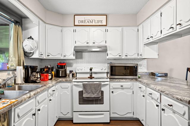 150 Jim Linegar Lane, Branson West, MO 65737