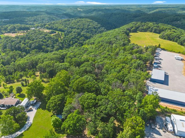 150 Jim Linegar Lane, Branson West, MO 65737