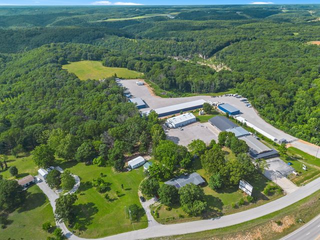 150 Jim Linegar Lane, Branson West, MO 65737