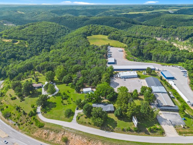 150 Jim Linegar Lane, Branson West, MO 65737