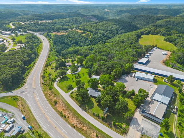 150 Jim Linegar Lane, Branson West, MO 65737