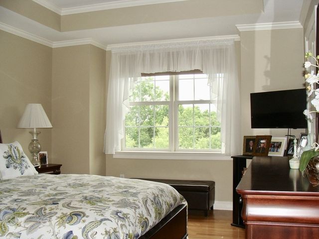 350 Greene St 403, North Andover, MA 01845