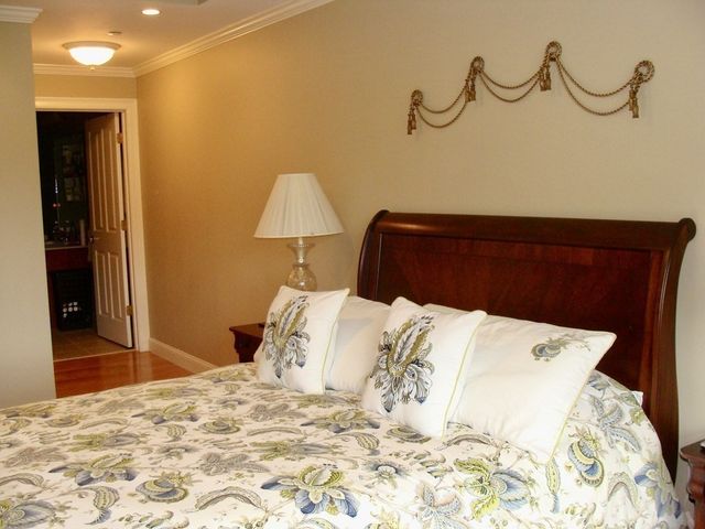 350 Greene St 403, North Andover, MA 01845