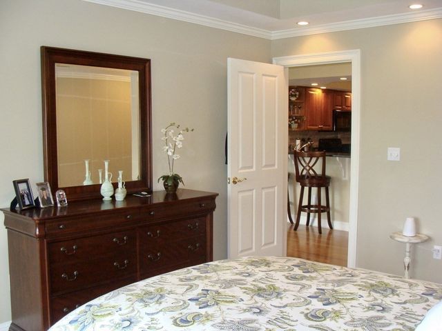 350 Greene St 403, North Andover, MA 01845
