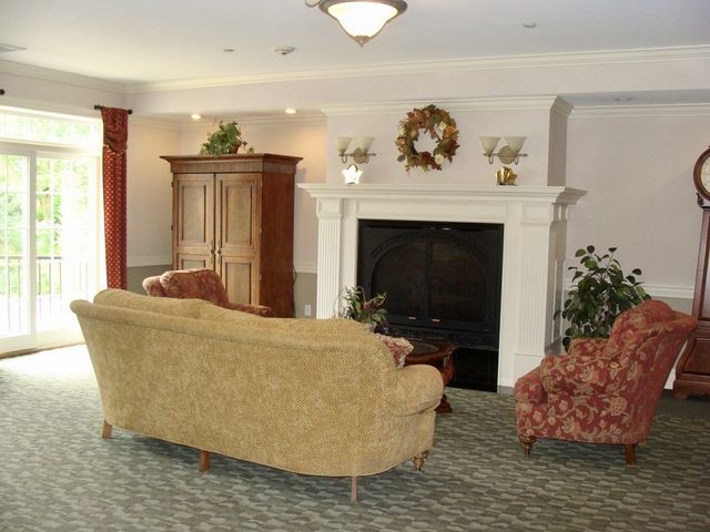 350 Greene St 403, North Andover, MA 01845