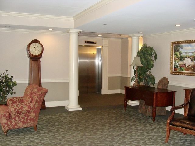 350 Greene St 403, North Andover, MA 01845