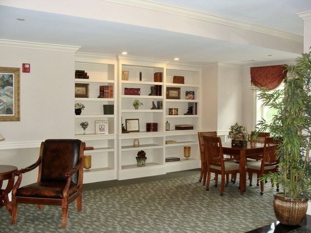 350 Greene St 403, North Andover, MA 01845
