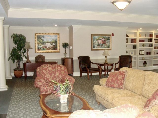 350 Greene St 403, North Andover, MA 01845