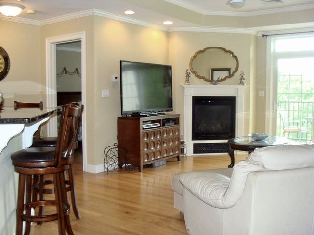 350 Greene St 403, North Andover, MA 01845
