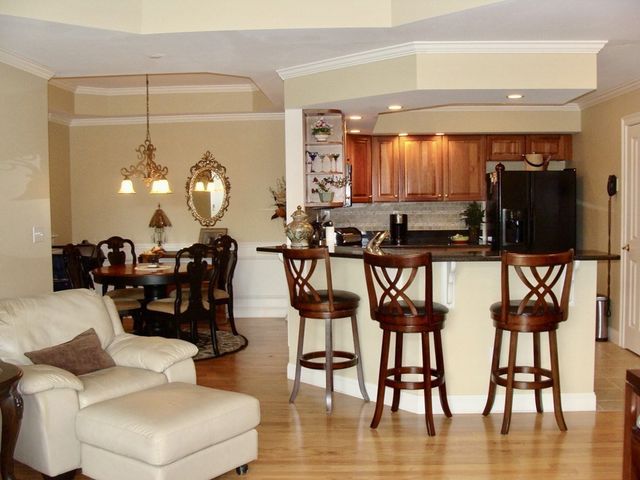 350 Greene St 403, North Andover, MA 01845