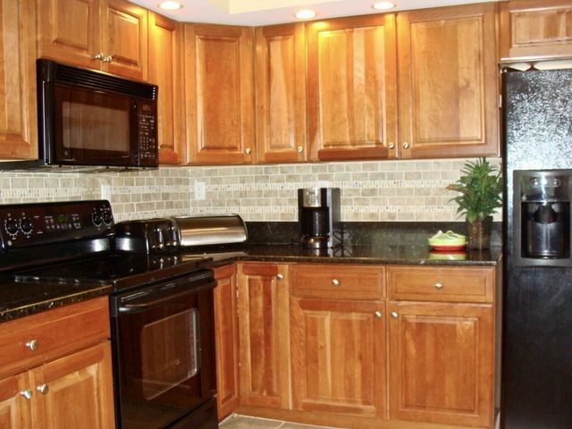 350 Greene St 403, North Andover, MA 01845