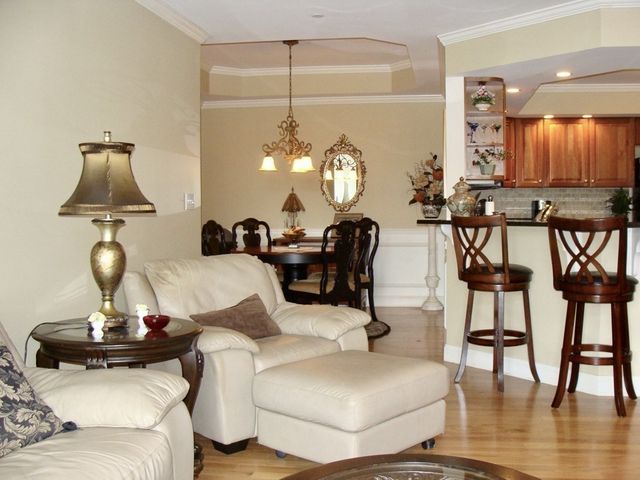 350 Greene St 403, North Andover, MA 01845