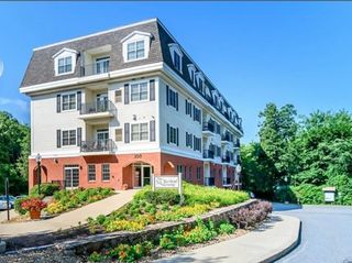 350 Greene St 403, North Andover, MA 01845