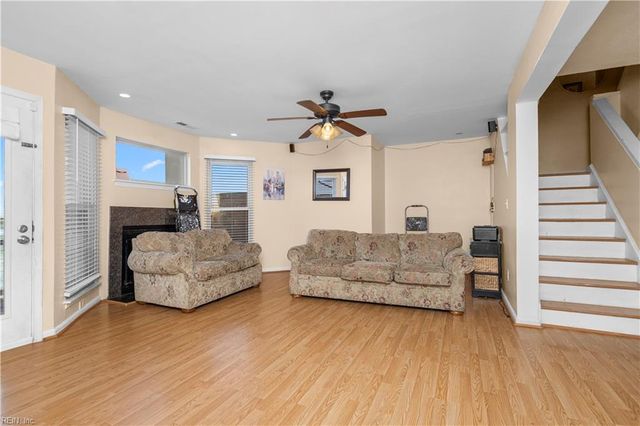 63 Waters Edge CIR, Hampton, VA 23669
