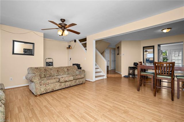 63 Waters Edge CIR, Hampton, VA 23669