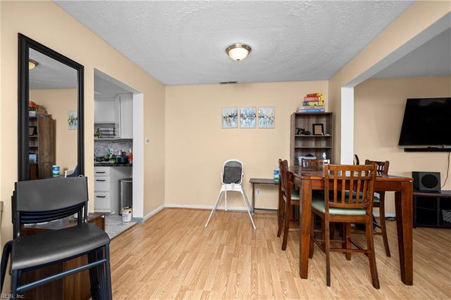 63 Waters Edge CIR, Hampton, VA 23669