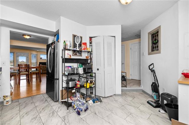 63 Waters Edge CIR, Hampton, VA 23669