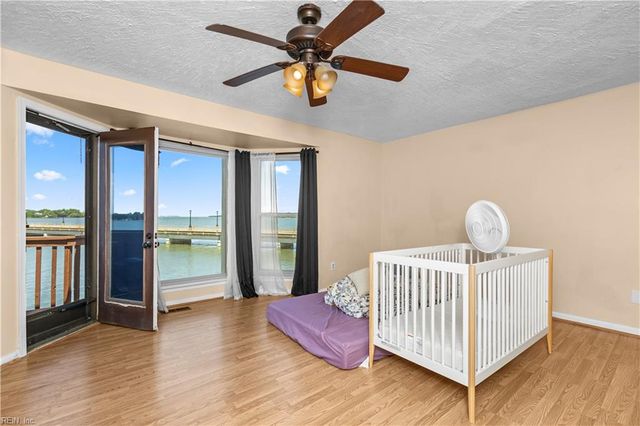 63 Waters Edge CIR, Hampton, VA 23669