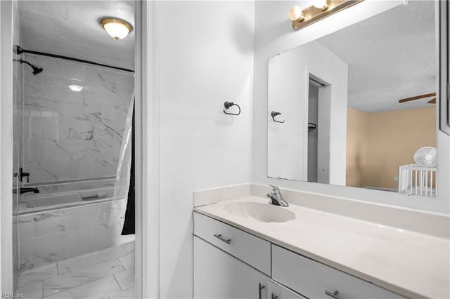 63 Waters Edge CIR, Hampton, VA 23669