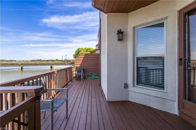 63 Waters Edge CIR, Hampton, VA 23669