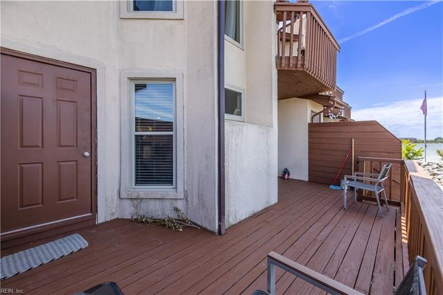 63 Waters Edge CIR, Hampton, VA 23669