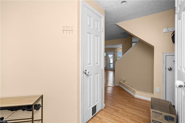 63 Waters Edge CIR, Hampton, VA 23669