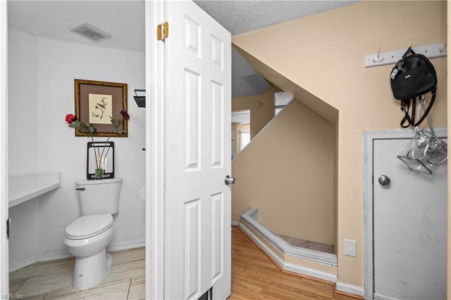 63 Waters Edge CIR, Hampton, VA 23669