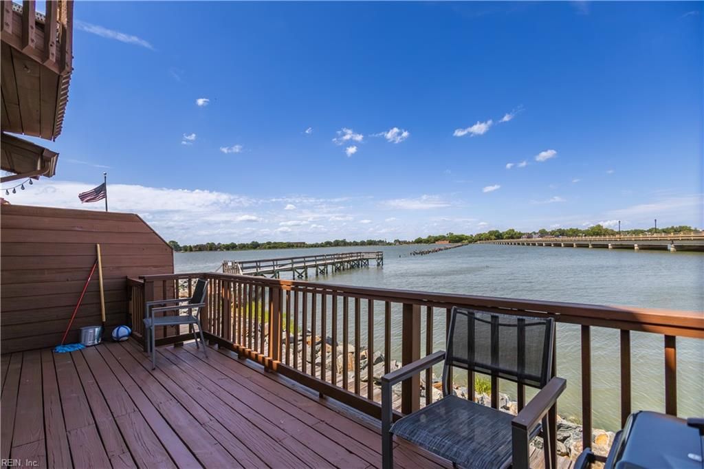 63 Waters Edge CIR, Hampton, VA 23669