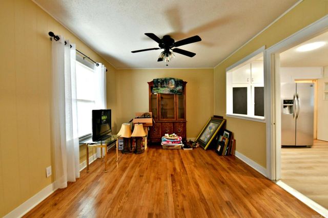 1311 Reeves Ave, Mena, AR 71953