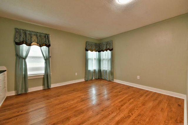 1311 Reeves Ave, Mena, AR 71953