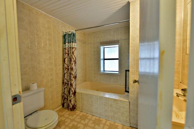 1311 Reeves Ave, Mena, AR 71953