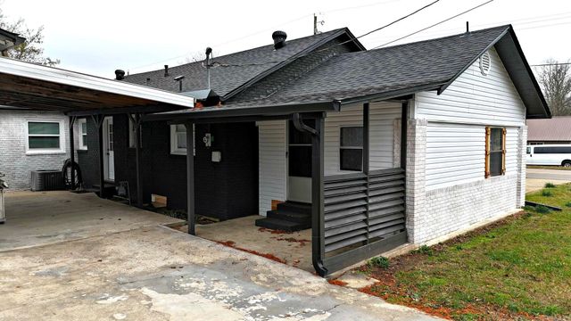 1311 Reeves Ave, Mena, AR 71953