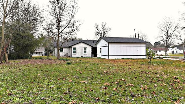 1311 Reeves Ave, Mena, AR 71953