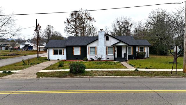 1311 Reeves Ave, Mena, AR 71953