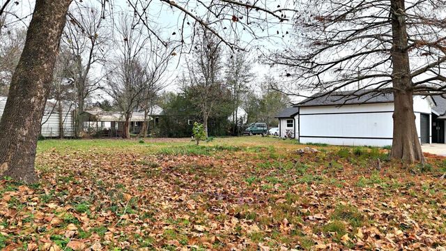 1311 Reeves Ave, Mena, AR 71953