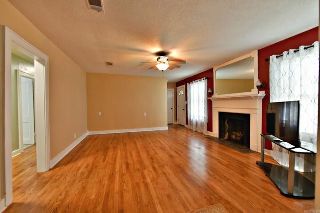 1311 Reeves Ave, Mena, AR 71953